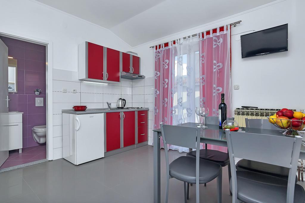 Apartments Smiljka Макарска Экстерьер фото